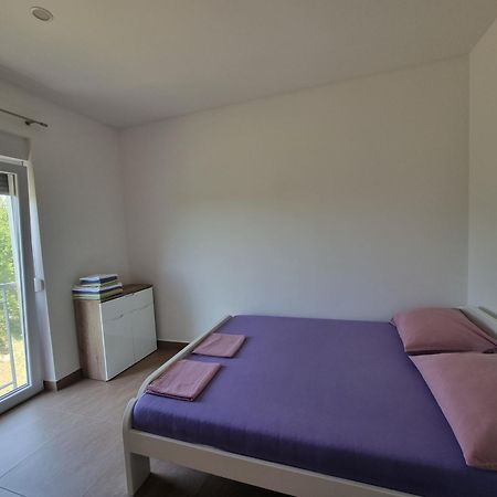 Apartmani Jozic Селине Екстериор снимка