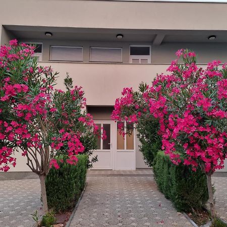 Apartmani Jozic Селине Екстериор снимка