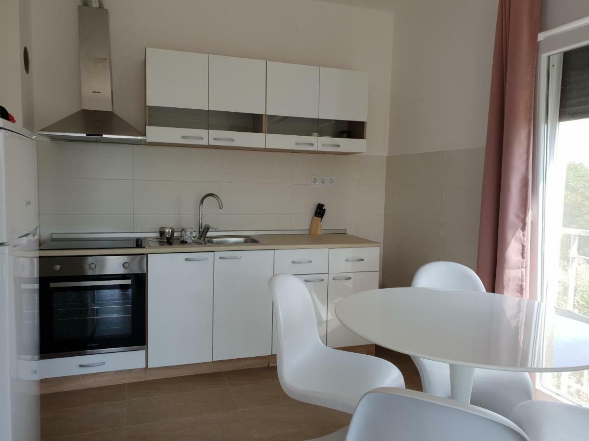 Apartmani Jozic Селине Екстериор снимка