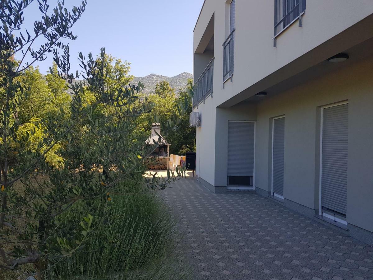 Apartmani Jozic Селине Екстериор снимка