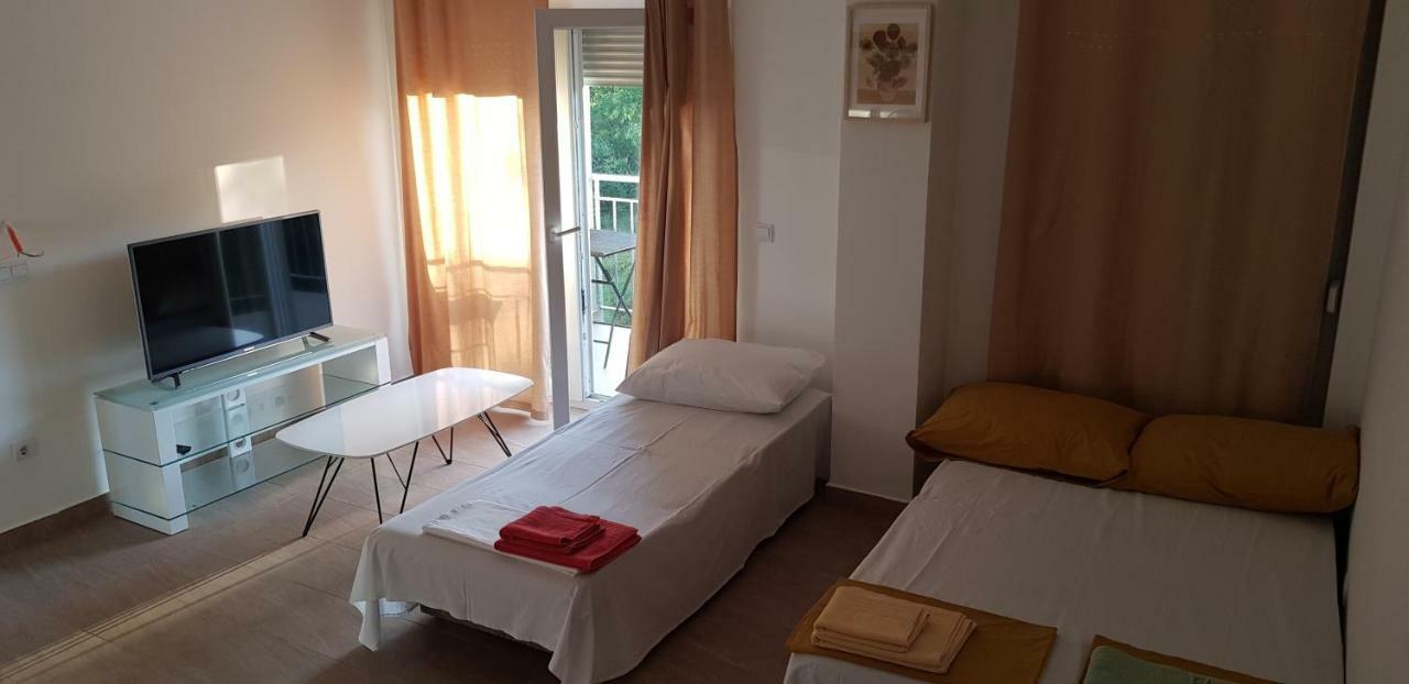 Apartmani Jozic Селине Екстериор снимка