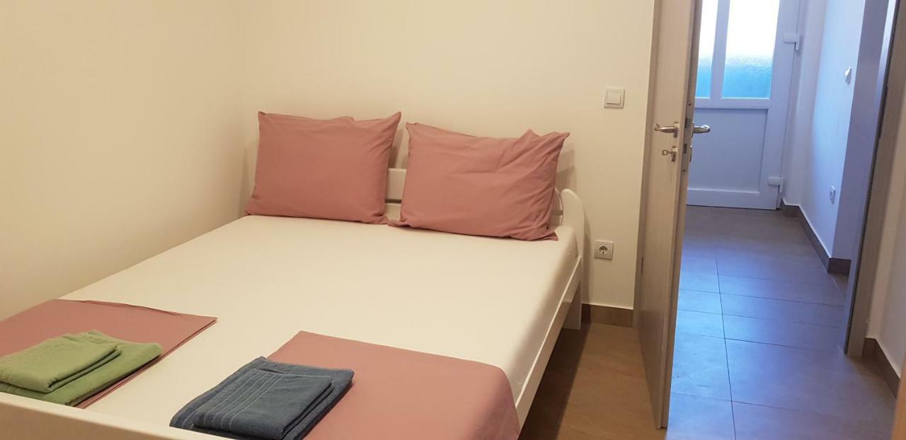 Apartmani Jozic Селине Екстериор снимка